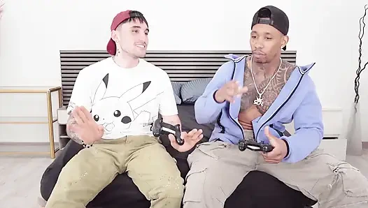 Üvey Kız Kardeşim Benimle Sikişmek İstiyor Ve Siyah Arkadaşım Bir Orospu - Eva Fay