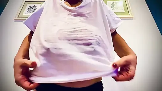 Riesige titten nasse t-shirt-show