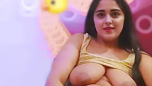 Индийская девушка дези пальцами и показывает свои сиськи на What'saupp видео вызов, вирусное ММС видео