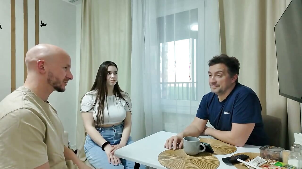 Mi Padrastro Me Veía En Secreto Llenarme De Semen