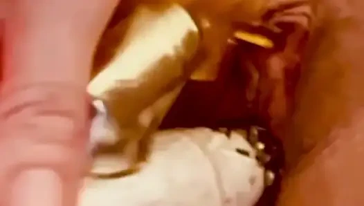 MILF hämmert ihre muschi