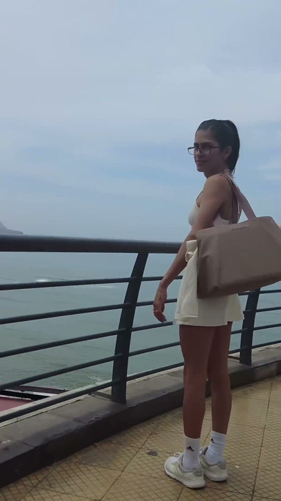 Lunsjdato og knullesesjon med tiny trans-doll i Peru - Del 1 av 4