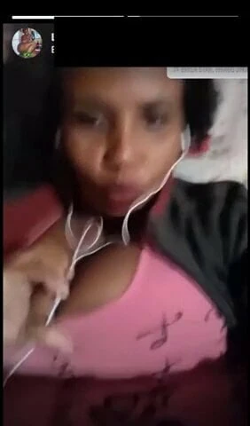 NEGRA  GORDA LENI MUY PUTA