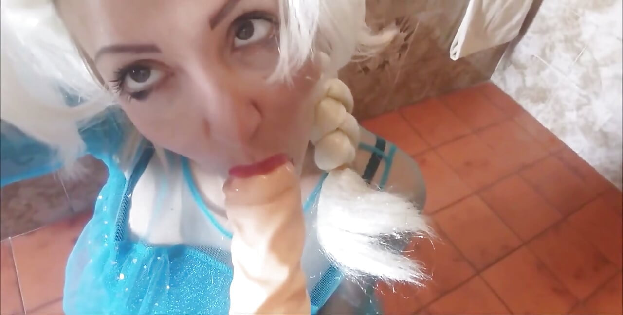Elsa, Lara and Star Wars Have Something in Common: Perversion! Cosplay Has Never Been so Exciting