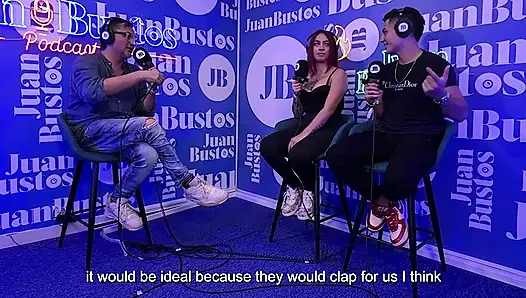 Ihre Fantasie eines harten sex auf einer Show erfüllt - Onlyrulo und Kaeelen Garcia auf Juan Bustos Podcast