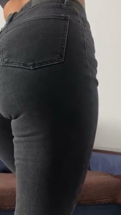 The Moroccan Bitch Made Me Cum Quickly in Her Jeans