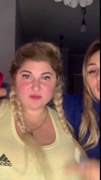 Inna Horiachkivska and girlfriend cheer to 2021 | Clip 1