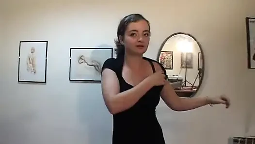 Astrid lagi asik mainin dildo ukuran raksasa