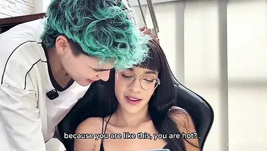 У ТЕБЯ ТОЛСТАЯ КИСКА!!