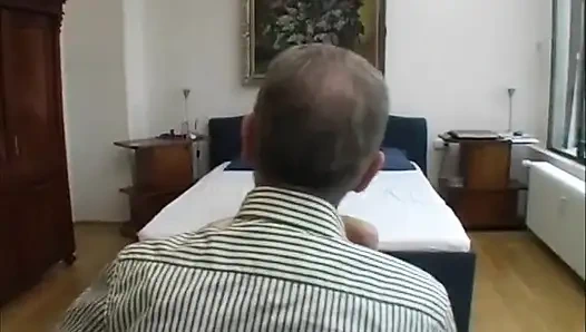 Yatak odasında erotik mastürbasyon