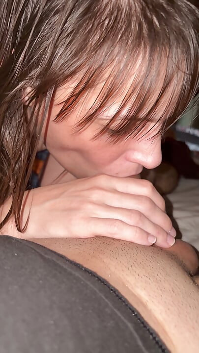 Getting head lovin kisses