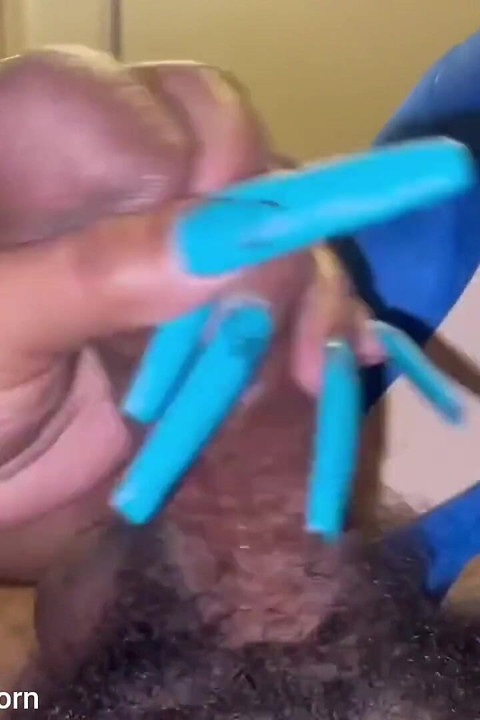 meri oonchi eri ke joote par bare kaale ko pathpaakar ras nikaalna