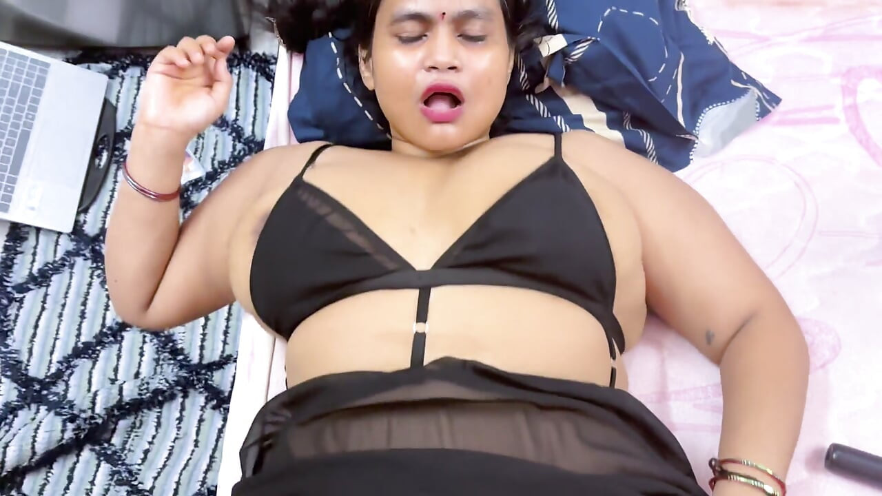 Soțul s-a întors după mult timp - sex dur toată noaptea cu soția mea excitată
