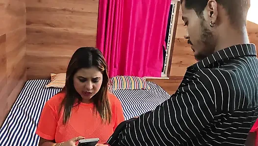 Hintli yenge otelde yabancı bir adamla seks yaparken yakalandı ve videosu viral oldu