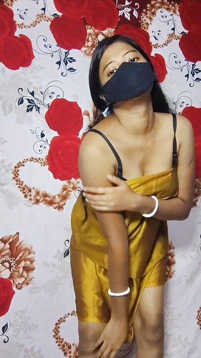 Virgin girl for the first time inside the pussy😺
