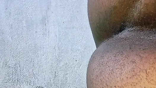 Ibu hot temanku membuka pantatnya