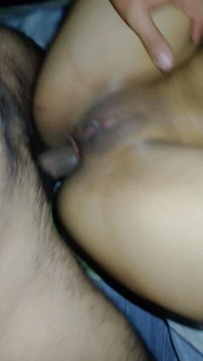 Un anal incroyable avec ma jeune copine, elle adore se faire baiser dans le cul