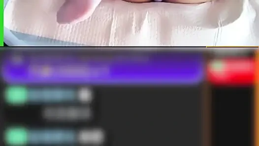 Öğretmenin video canlı yayını, şehvetli bir grup adamla paylaşıldı