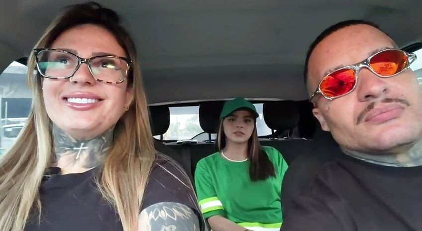 The hottie came to give the pussy of all positions to us on all fours on the side and still came in my mouth but she was gary and talked about