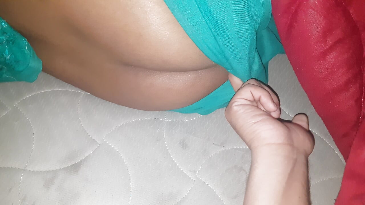 Aunty Share Bed With Her Bad In jungle