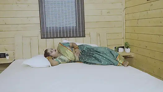 СЕКСУАЛЬНАЯ ЖЕНА СТАРШЕГО БРАТА ХОЧЕТ СДЕЛАТЬ МАССАЖ ЕЕ ТЕЛА С ЕЕ DEBORJI, ХАРДКОРНЫЙ БХАБХСКИЙ СЕКС