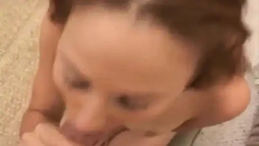 Der Porno-Streber: Amber: POV-blowjob &gesichtsbesamung