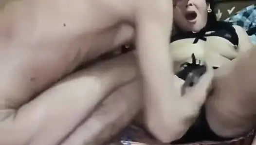 Gadis India dientot habis-habisan sama pacarnya