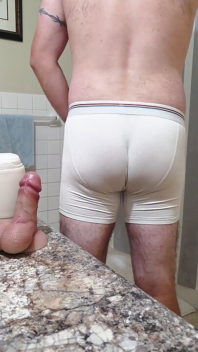 Beary trims his balls and takes the Fleshlight for a spin