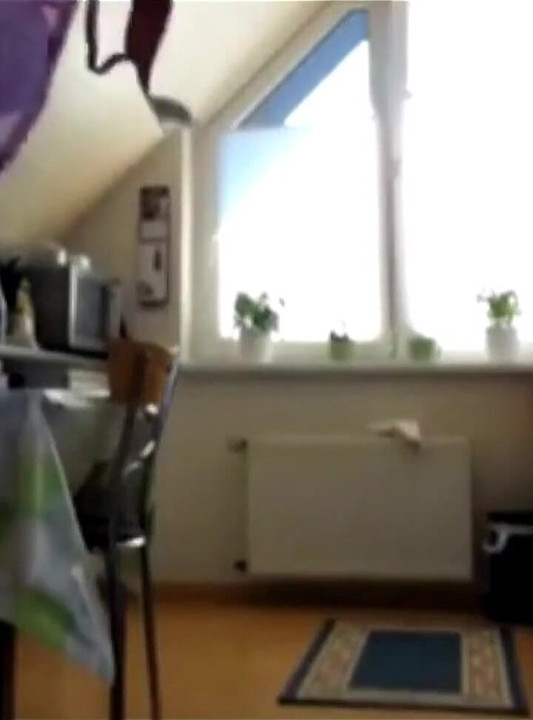 Hot Sexydea Fingering Herself on Live Webcam