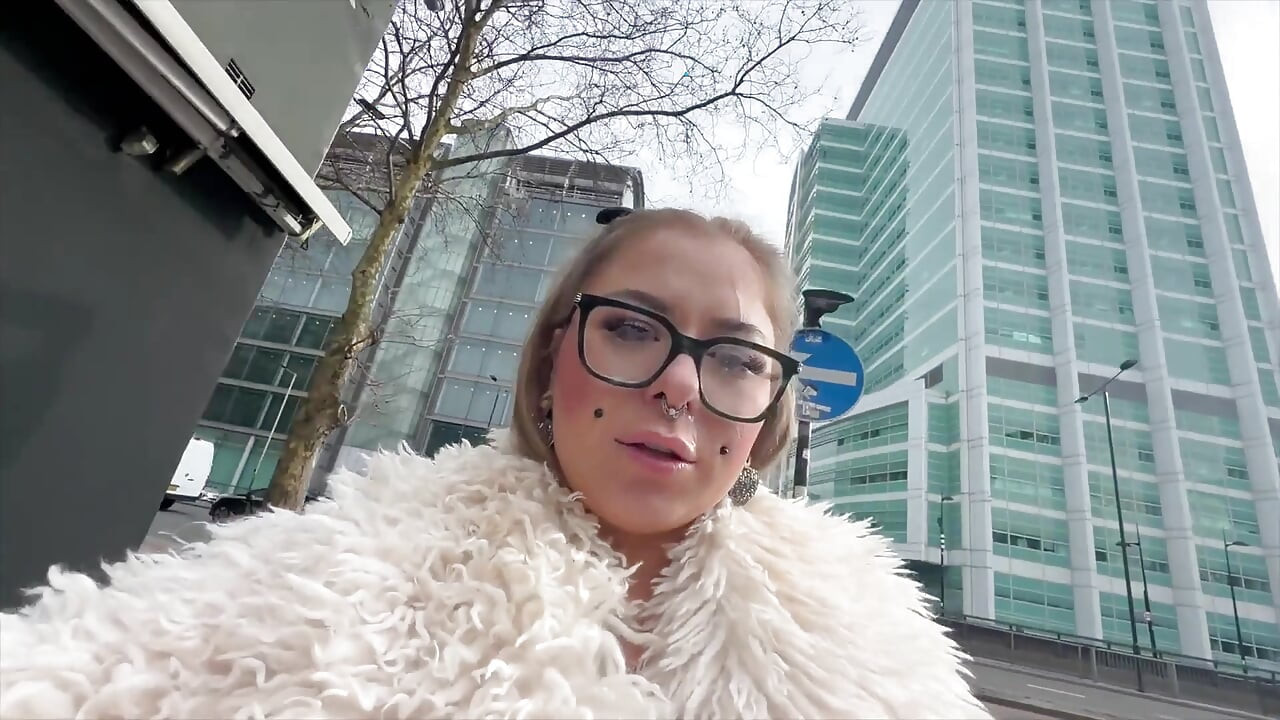 Sandie Candy Cumwalk