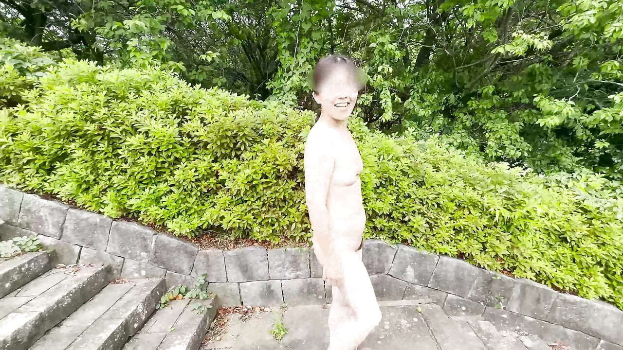 Exposed walk in a large park Changing clothes, cunnilingus, blowjob, completely naked   Outdoors08