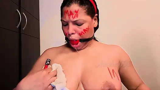 Bich bdsm menulis tubuh aduhaiku, bdsm dan 4 kontol ngentot tenggorokan budak seksku, sampai aku melukis penis raksasa di wajahku