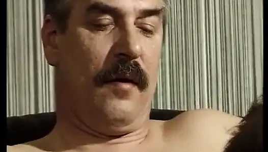 Almanya'dan olgun bayanın sevgilisi ve oyuncaklarıyla oynamasını izle