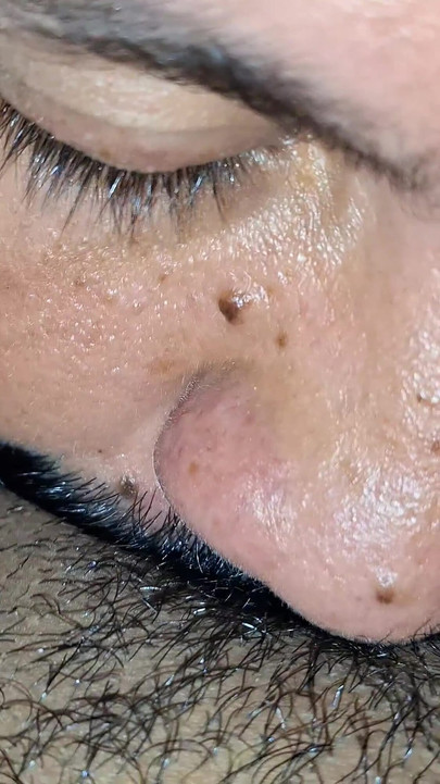 Husband Cleans Creampie Eating the Bull’s Warm Cum