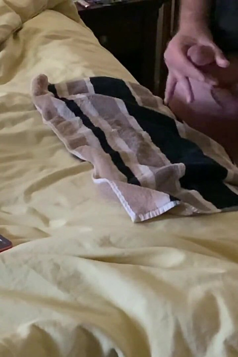 Quick Wank with a Slo Cum