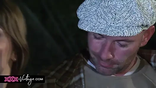 Seks threesome di dapur restoran