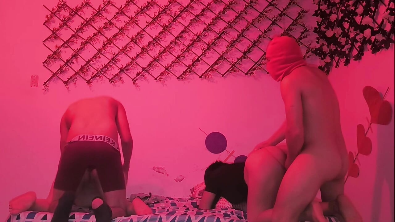 Two couples fuck simultaneously with cheap whores from India