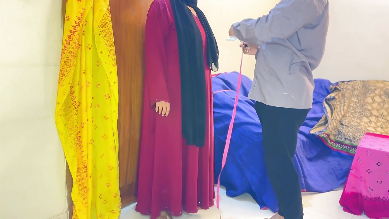 2부에서 재단사에게 따먹히는 인도 거유 아줌마