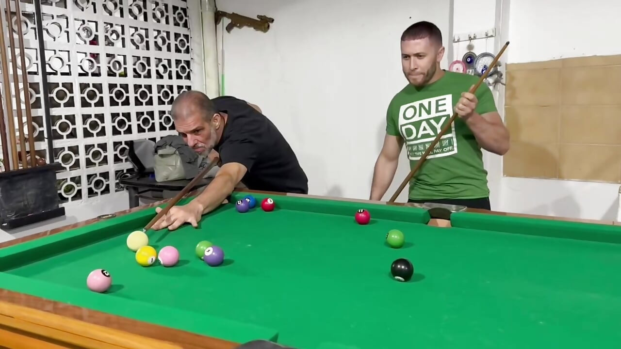 Sr Carmona and Victor Ferraz playing naked billiards