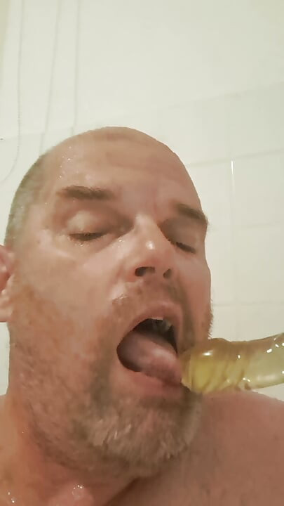 Despite the heat, the bitch has to suck
