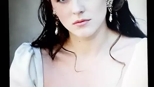 Elizabeth Hurley boşalıyor