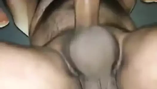 baba ayı kullanır bir delik