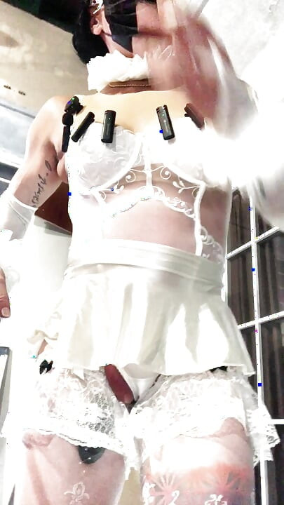 สาวสองเซ็กซี่ถุงน่องชุดชั้นในสีขาวโชว์ตูด