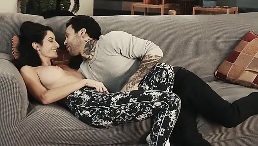 Девушки по соседству, сцена 2 девушки нуждаются в члене