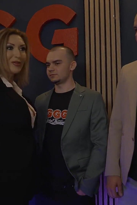 Ggg John Thompson - Mladi pripravnik uzima MILF od šefa