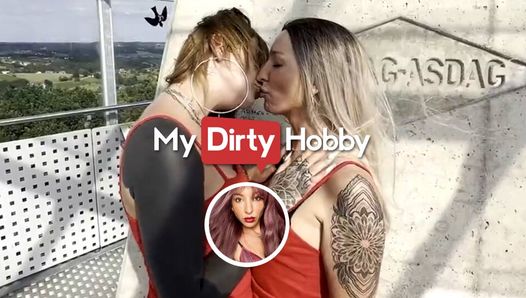 A deusa tatuada sexyrachel846 se trata com o pau duro do cameraman ao ar livre - mydirtyhobby