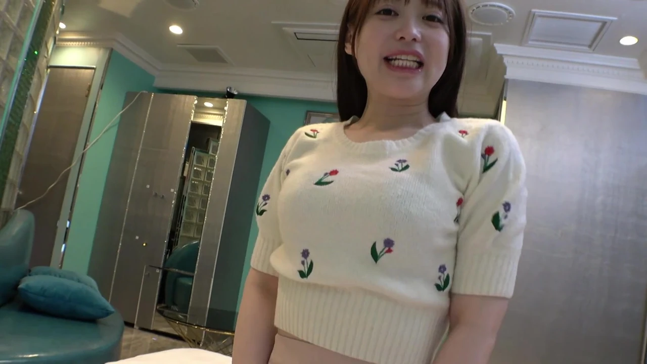 So cute! She was provocative and seductive, but surprisingly innocent! Seductive unprotected sex with idol-level beauty Yui