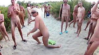 Bukkake em praia pública