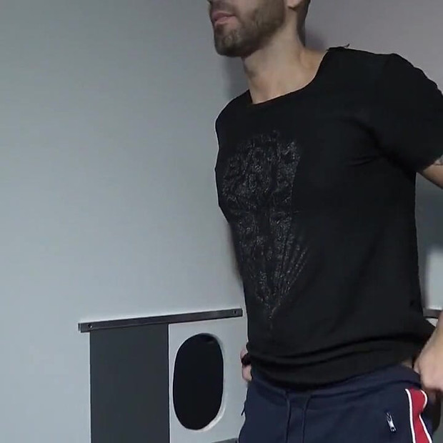 2864 وقحة مص الديك xxl من VIktor ROM في ثقوب المجد و creampied