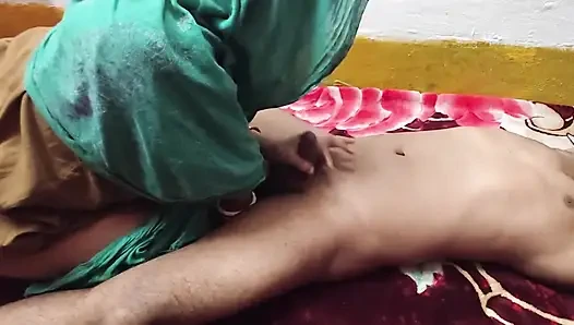 Menantu semok banuu nyepong ayah mertuanya dengan nikmat dan bikin dia ejakulasi, sebelum lanjut mendaki penisnya